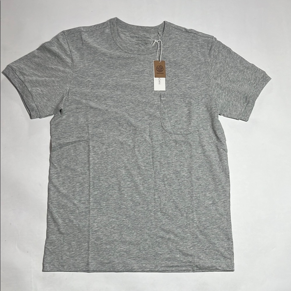 NWT Men’s Outerknown Sojourn T-Shirt in Heather Grey. Size Small